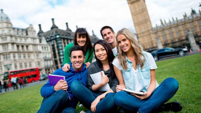 Top 6 Famous Foreign Countries for Pakistani Students
