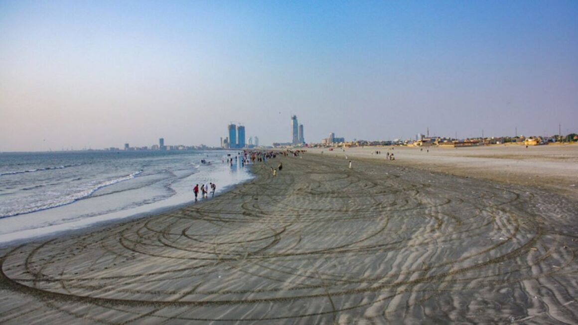 15 Best Picnic Points in Karachi You Need to Visit!