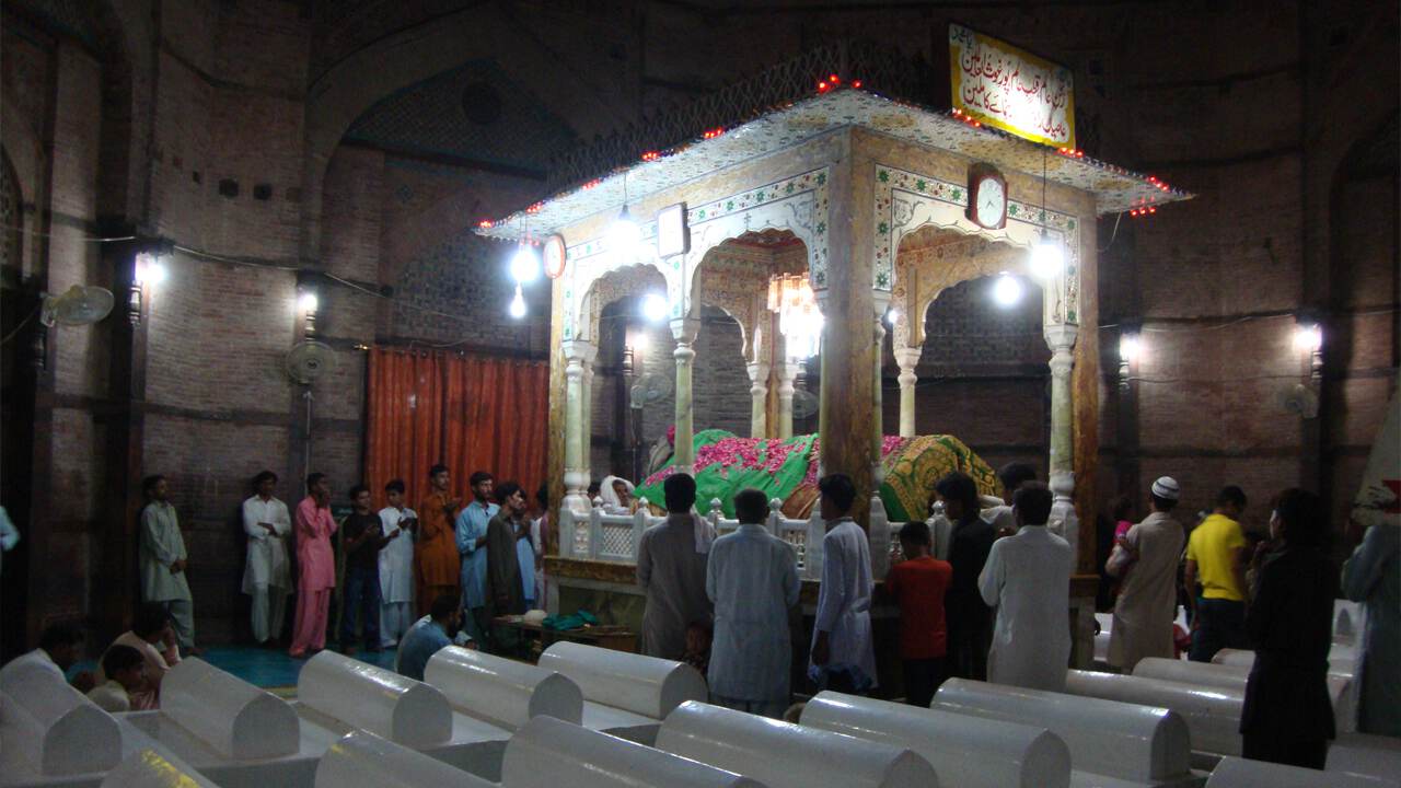 Shah Rukn-e-Alam Tomb