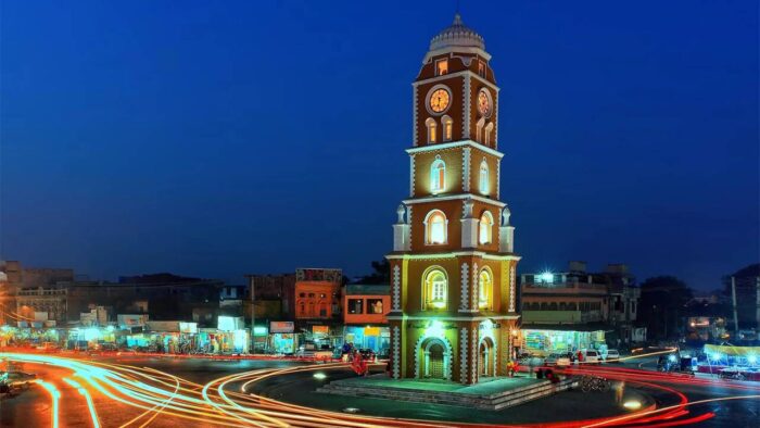 Famous Places to Visit in Faisalabad